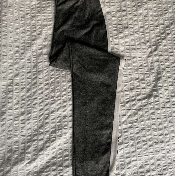 Grey Lounge Set - Picture 3 of 4